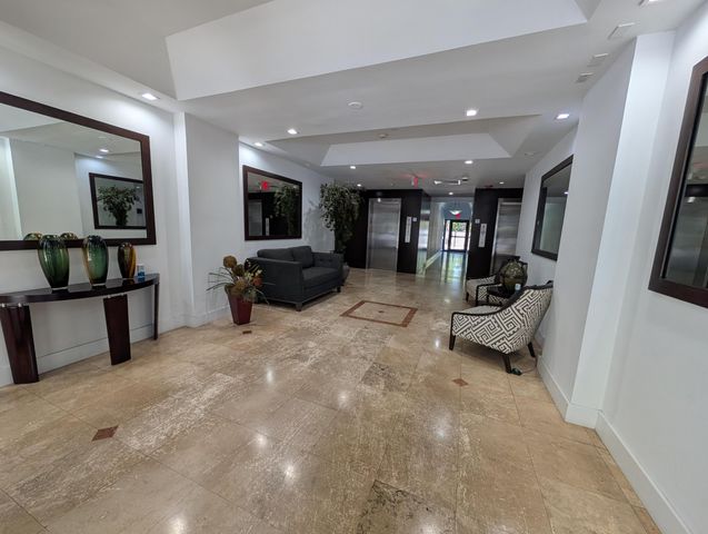2715 Tigertail Avenue Apt 402, Miami, FL 33133