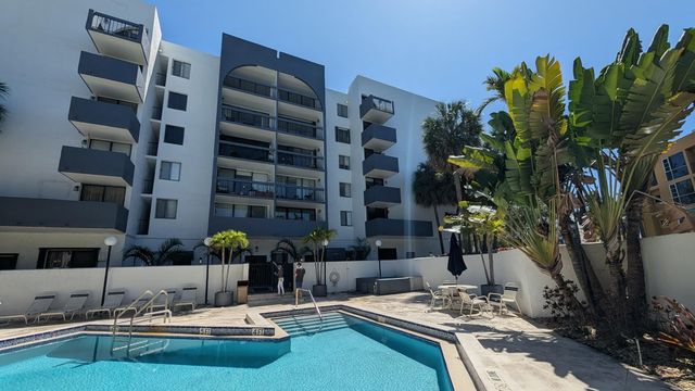 2715 Tigertail Avenue Apt 402, Miami, FL 33133