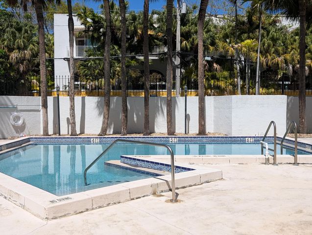 2715 Tigertail Avenue Apt 402, Miami, FL 33133