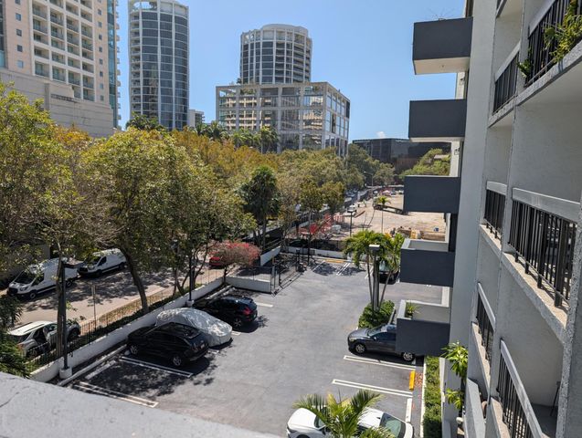 2715 Tigertail Avenue Apt 402, Miami, FL 33133
