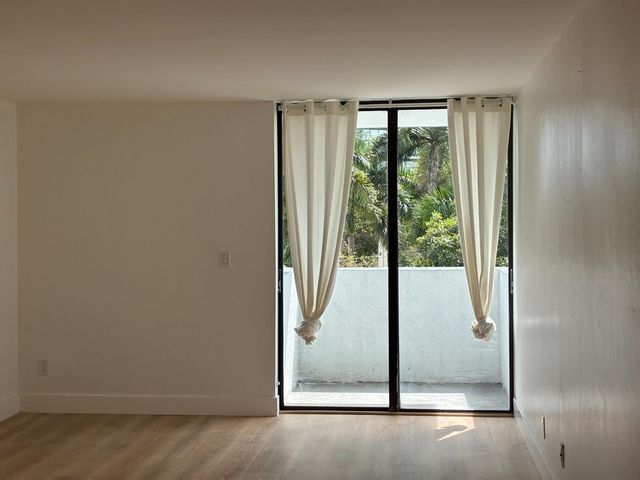 2715 Tigertail Avenue Apt 402, Miami, FL 33133
