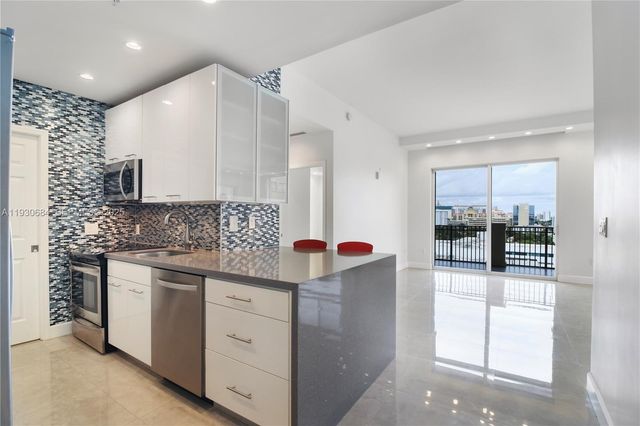 2650 SW 37th Ave 901, Miami, FL 33133