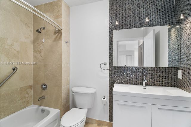 2650 SW 37th Ave 901, Miami, FL 33133