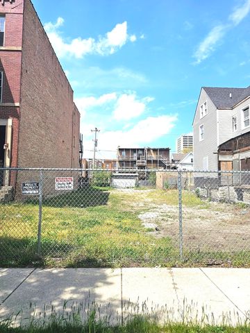 1524 E Marquette Road, Chicago, IL 60637