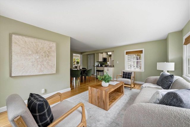 8305 N Whitney ROAD, Fox Point, WI 53217