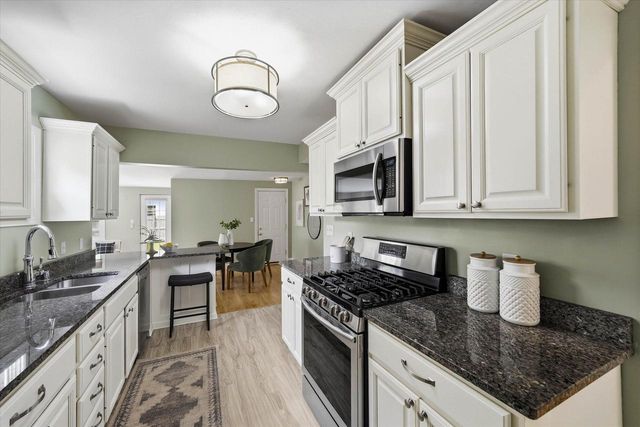 8305 N Whitney ROAD, Fox Point, WI 53217