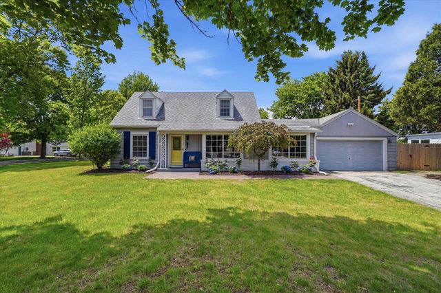8305 N Whitney ROAD, Fox Point, WI 53217