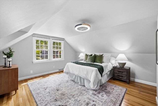 8305 N Whitney ROAD, Fox Point, WI 53217