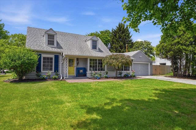 8305 N Whitney ROAD, Fox Point, WI 53217
