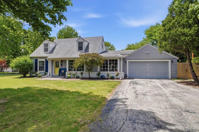 8305 N Whitney ROAD, Fox Point, WI 53217