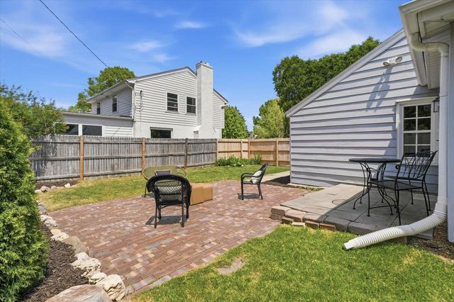 8305 N Whitney ROAD, Fox Point, WI 53217