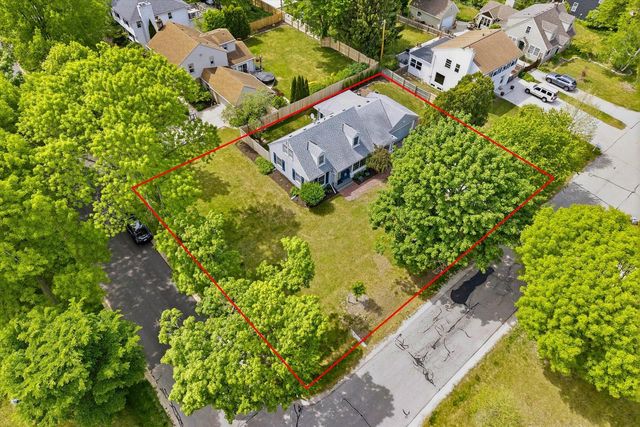 8305 N Whitney ROAD, Fox Point, WI 53217
