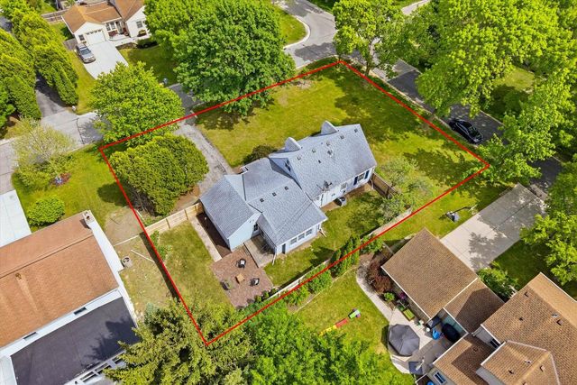 8305 N Whitney ROAD, Fox Point, WI 53217