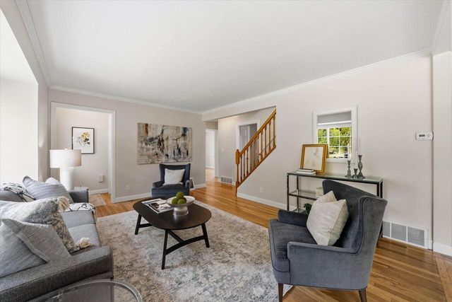 8305 N Whitney ROAD, Fox Point, WI 53217