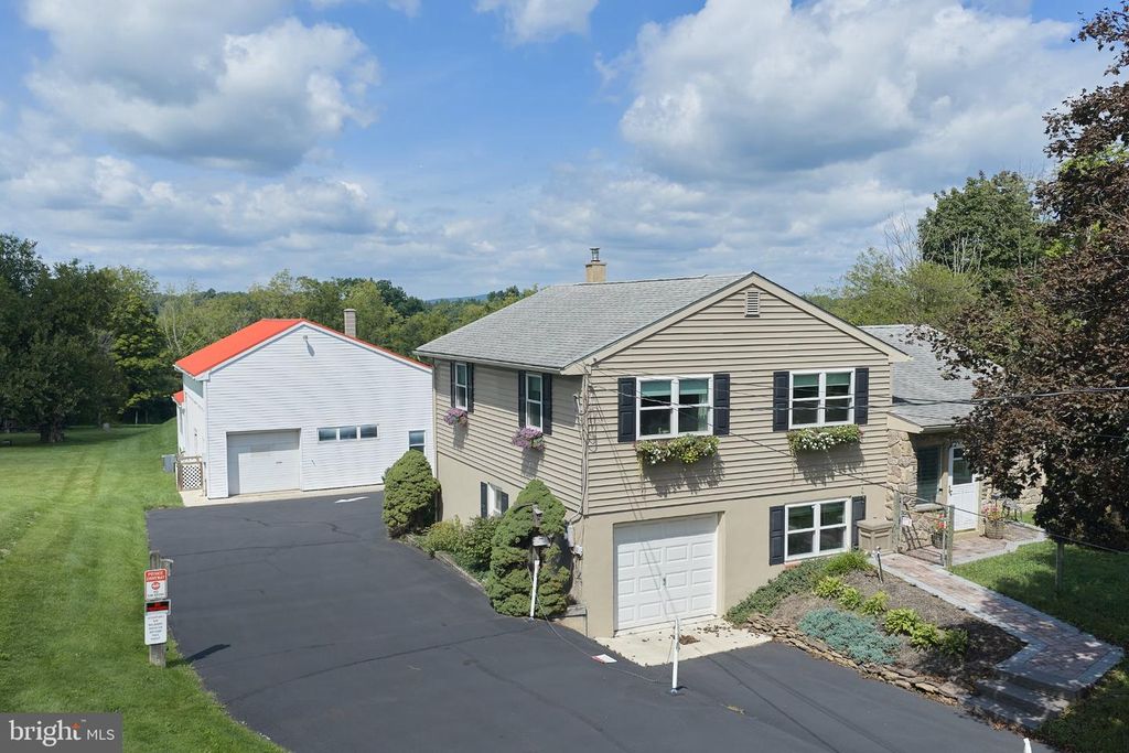 7078 EASTON RD, Pipersville, PA 18947 — exterior