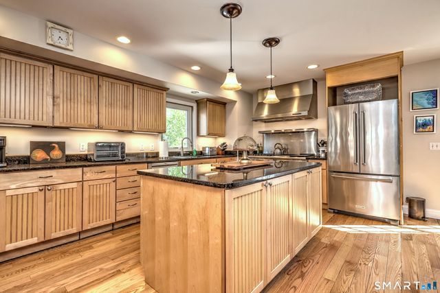 32 Grant Street, Milford, CT 06460