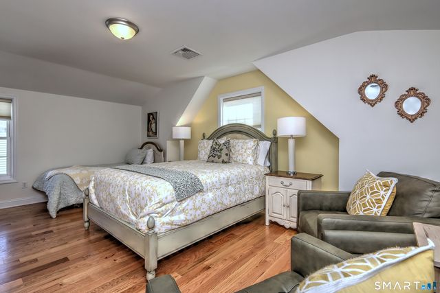 32 Grant Street, Milford, CT 06460