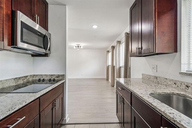 3206 W AZEELE STREET 120, Tampa, FL 33609