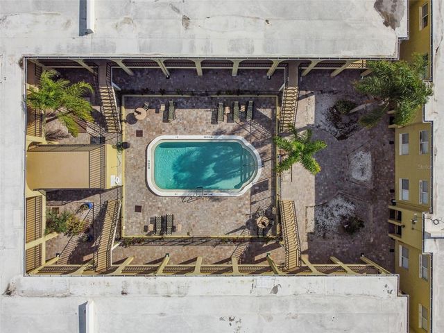 3206 W AZEELE STREET 120, Tampa, FL 33609