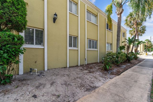 3206 W AZEELE STREET 120, Tampa, FL 33609