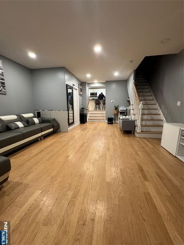 83 Bedford Street, East Orange, NJ 07018