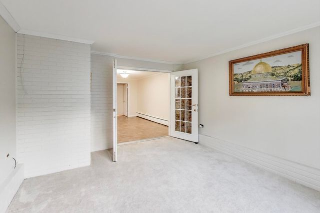 9454 Potter Road, Des Plaines, IL 60016