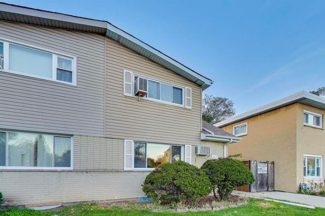 9454 Potter Road, Des Plaines, IL 60016