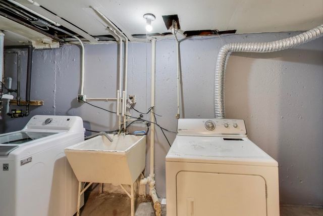 9454 Potter Road, Des Plaines, IL 60016