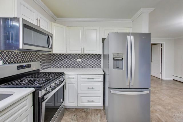 9454 Potter Road, Des Plaines, IL 60016