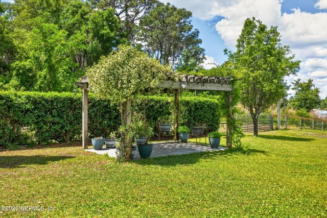 141 KITTY Avenue, Interlachen, FL 32148
