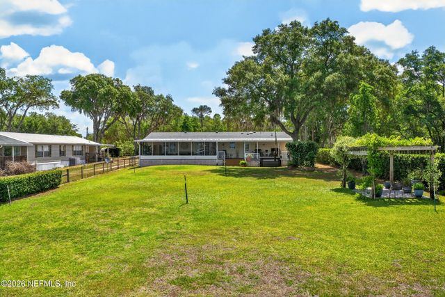 141 KITTY Avenue, Interlachen, FL 32148