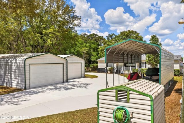141 KITTY Avenue, Interlachen, FL 32148