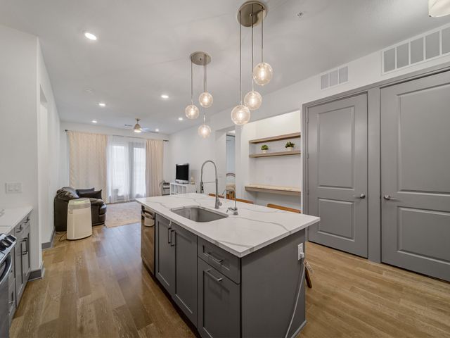2700 Old Denton Road 3352, Carrollton, TX 75007