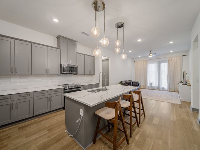 2700 Old Denton Road 3352, Carrollton, TX 75007