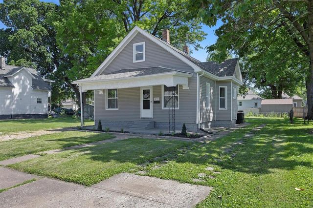2210 E 24th Street, Granite City, IL 62040