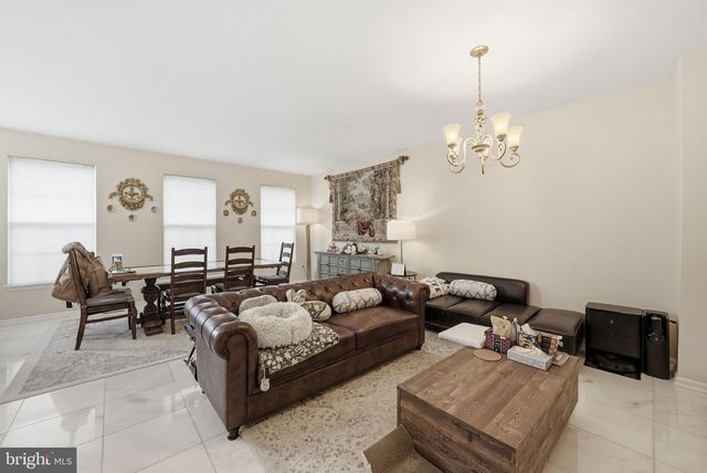 4118 BROOKGREEN DR, Fairfax, VA 22033
