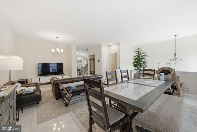 4118 BROOKGREEN DR, Fairfax, VA 22033