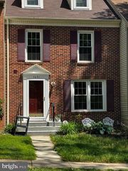 7691 NORTHERN OAKS CT, Springfield, VA 22153