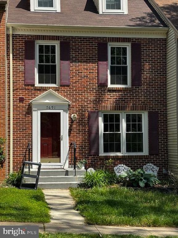7691 NORTHERN OAKS CT, Springfield, VA 22153