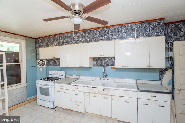 916 JEFFERSON AVE, Bristol, PA 19007