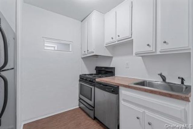42-30 Douglaston Parkway 2P, Douglaston, NY 11363