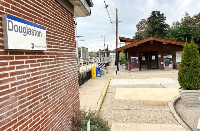 42-30 Douglaston Parkway 2P, Douglaston, NY 11363