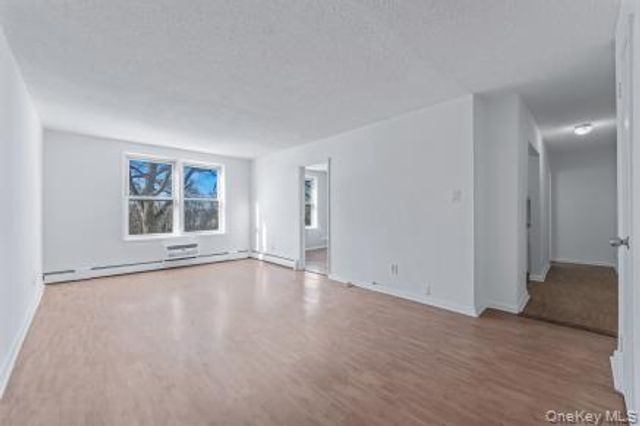 42-30 Douglaston Parkway 2P, Douglaston, NY 11363