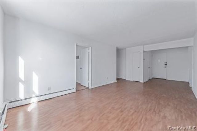 42-30 Douglaston Parkway 2P, Douglaston, NY 11363