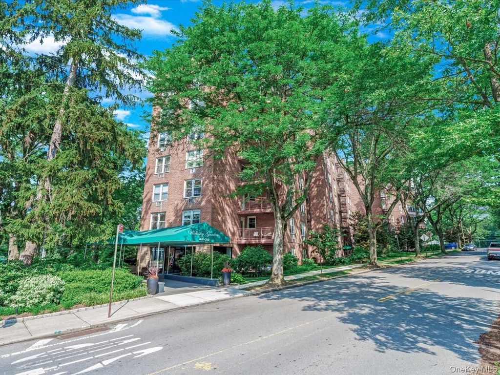 42-30 Douglaston Parkway 2P, Douglaston, NY 11363