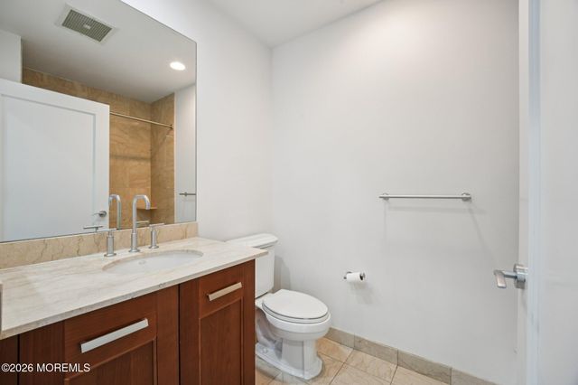 8100 River Road 209, North Bergen, NJ 07047