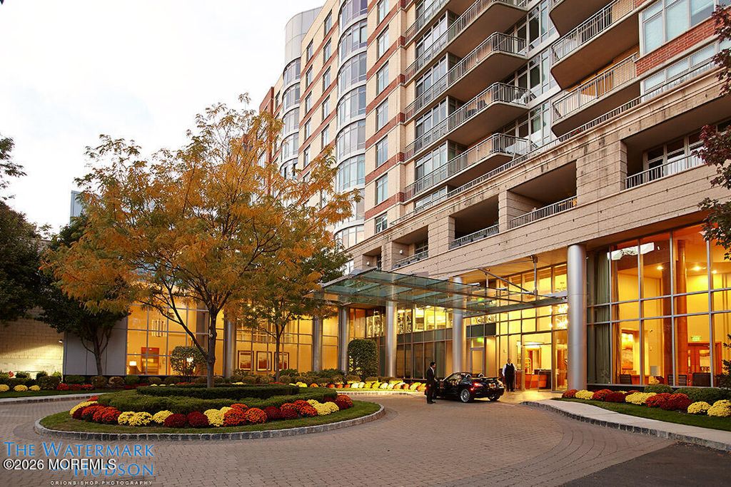 8100 River Road 209, North Bergen, NJ 07047