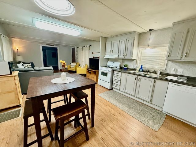 34299 S Terrapin Creek, Cookson, OK 74427