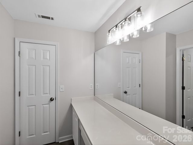 502 Drayton Hall Boulevard, Duncan, SC 29334