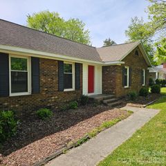 8825 Nightingale Lane, Charlotte, NC 28226